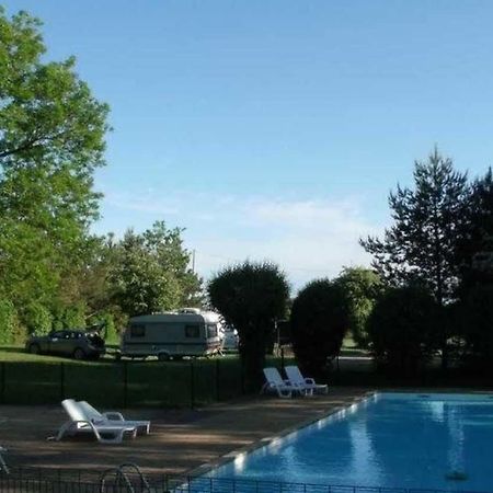 Camping De La Croix D'Arles Bourg  Екстер'єр фото