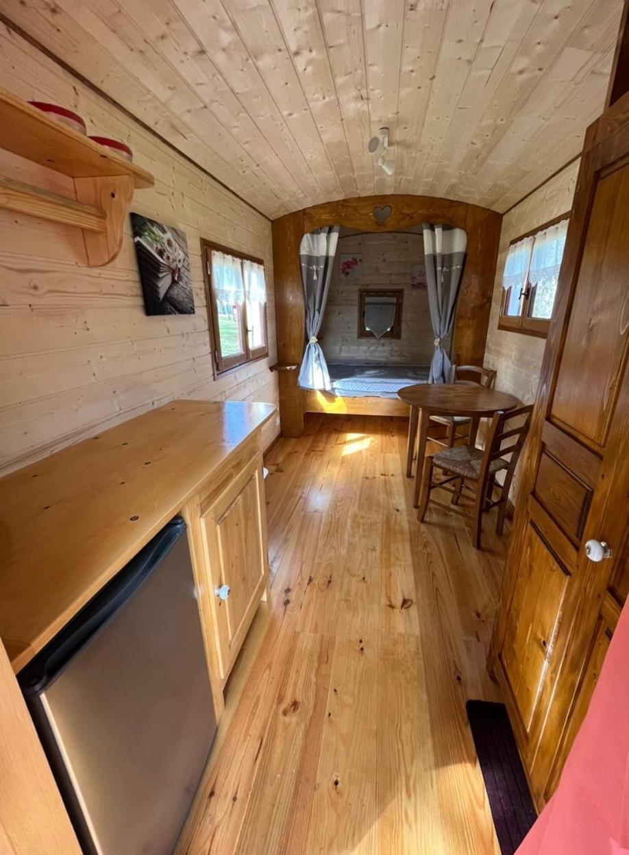 Camping De La Croix D'Arles Bourg  Екстер'єр фото