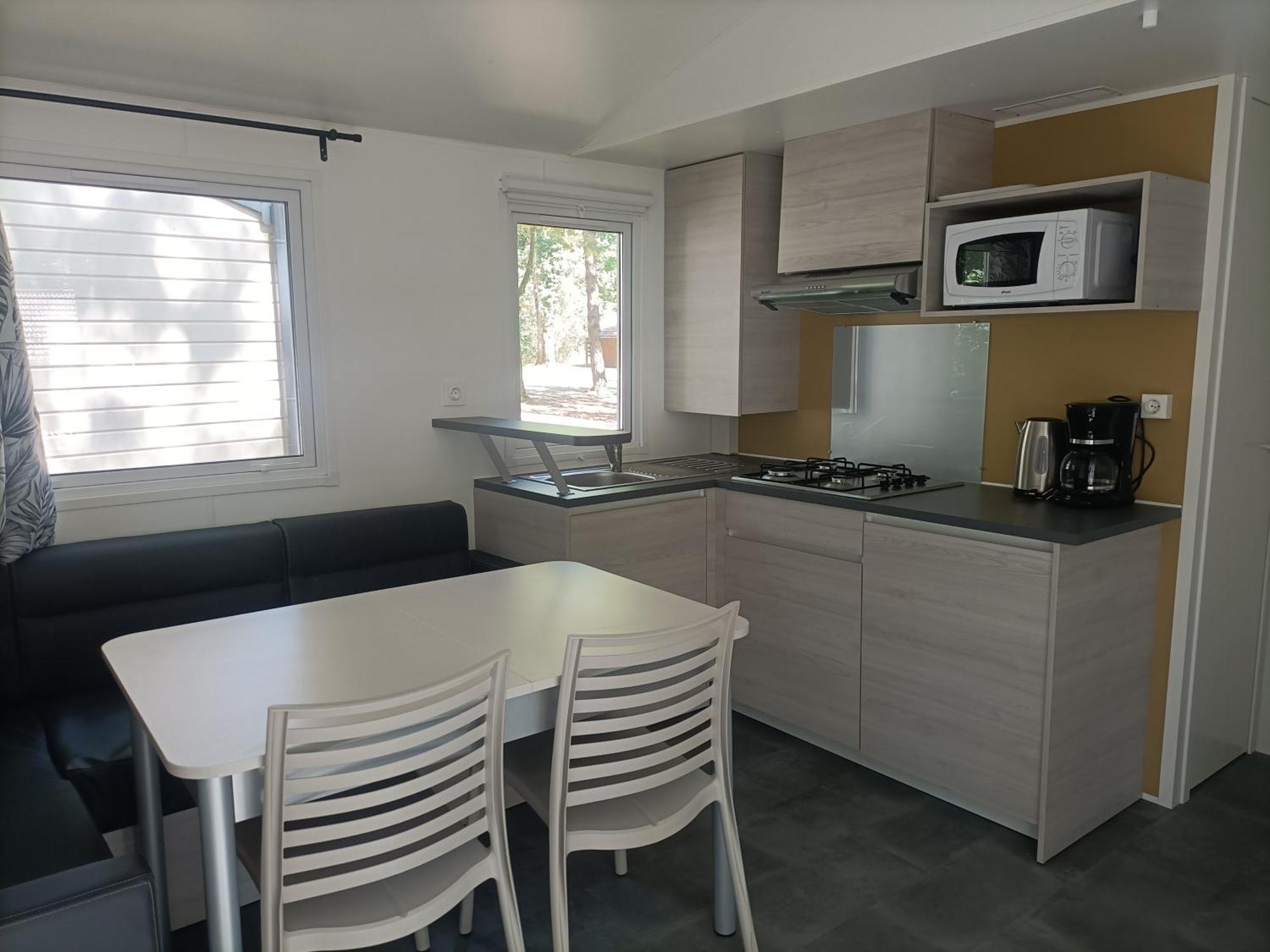 Camping De La Croix D'Arles Bourg  Екстер'єр фото