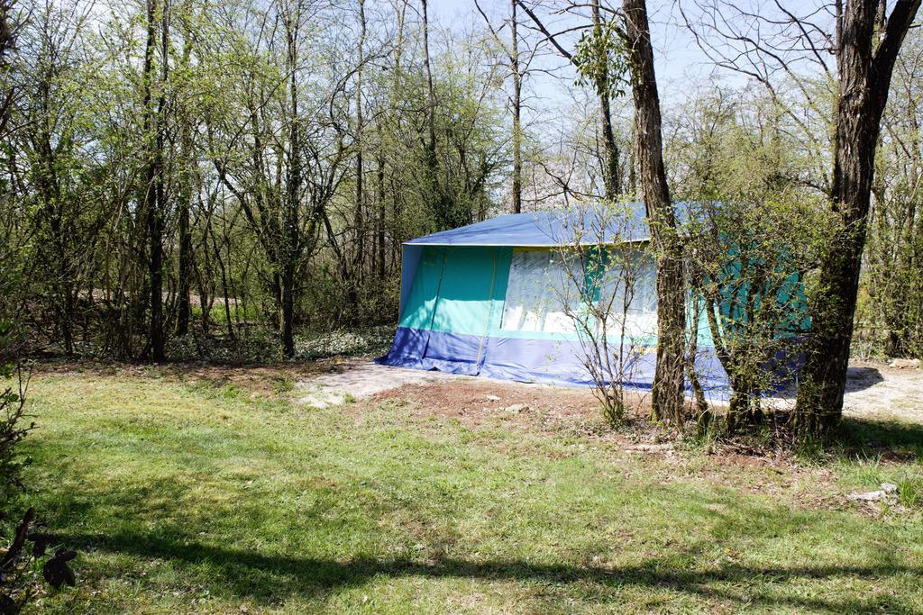 Camping De La Croix D'Arles Bourg  Екстер'єр фото