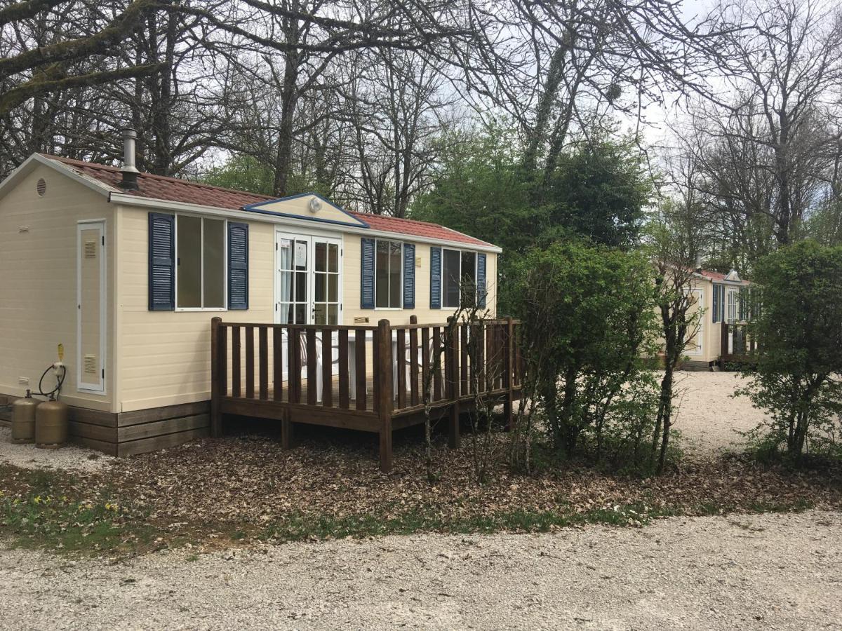 Camping De La Croix D'Arles Bourg  Екстер'єр фото