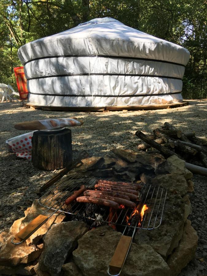 Camping De La Croix D'Arles Bourg  Екстер'єр фото